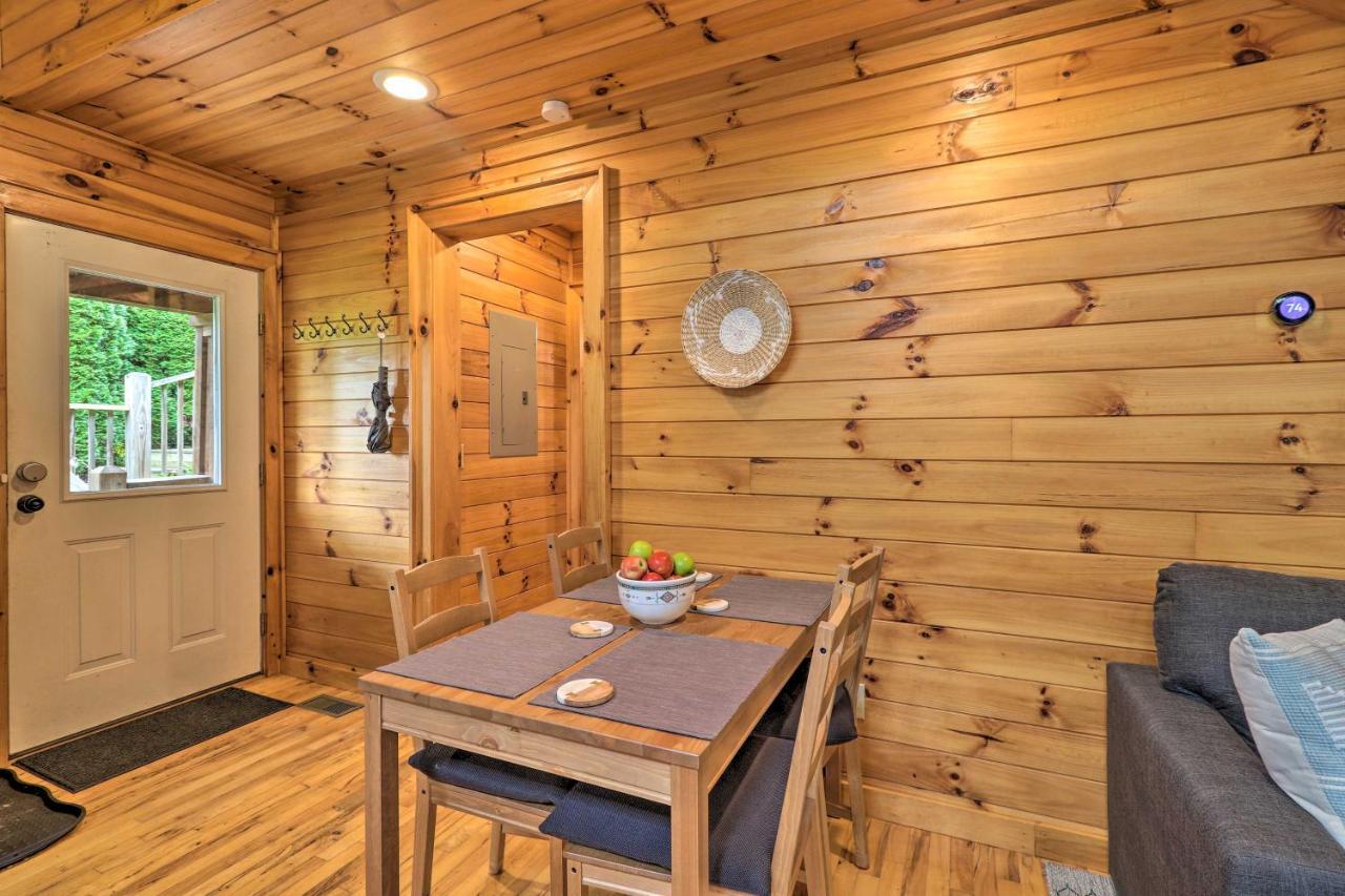 Cozy Boone Cabin With Deck Close To Downtown! Exteriör bild